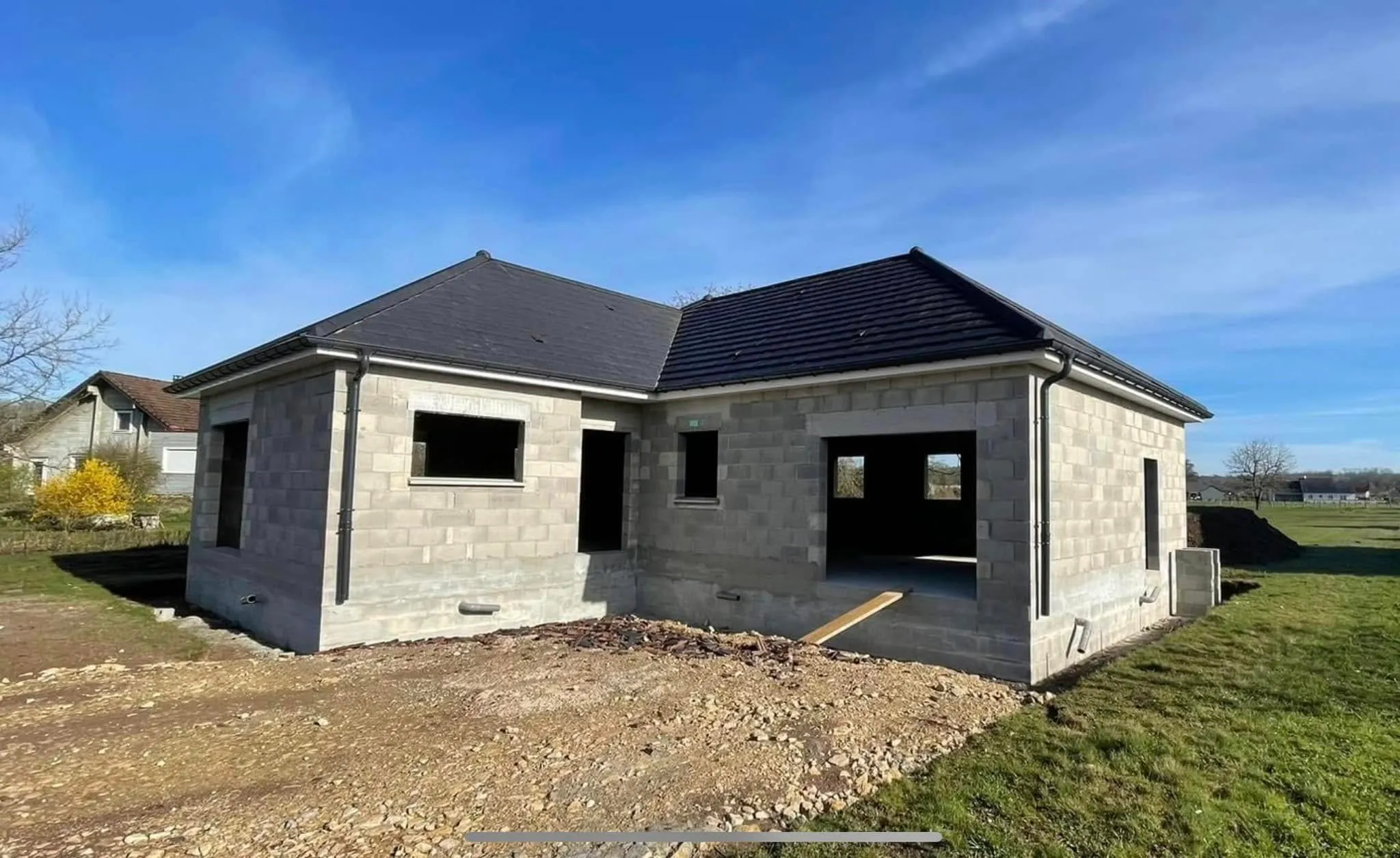 Gros œuvre d'une maison en parpaing — Maçonnerie Altan